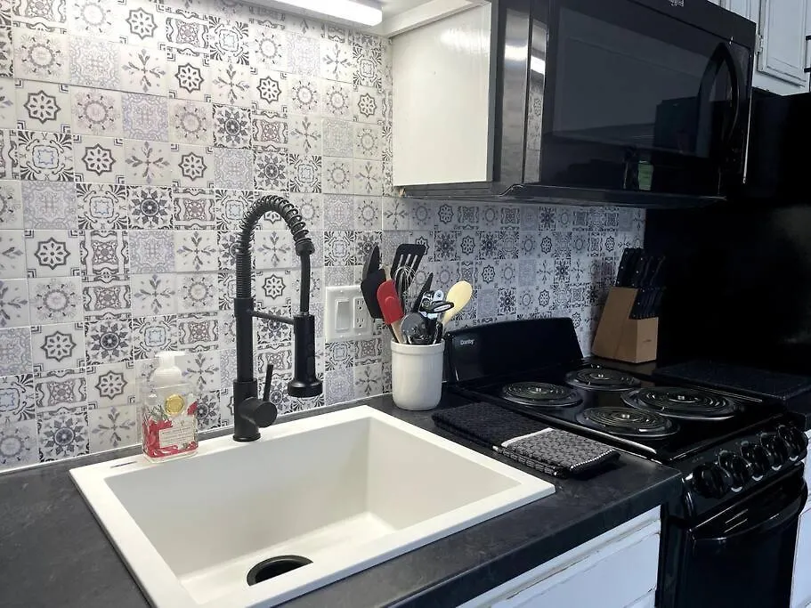 New Remodeled Luxury By The Lake, No Stairs! * Branson
