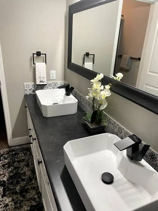 New Remodeled Luxury By The Lake, No Stairs! Casa vacanze Branson