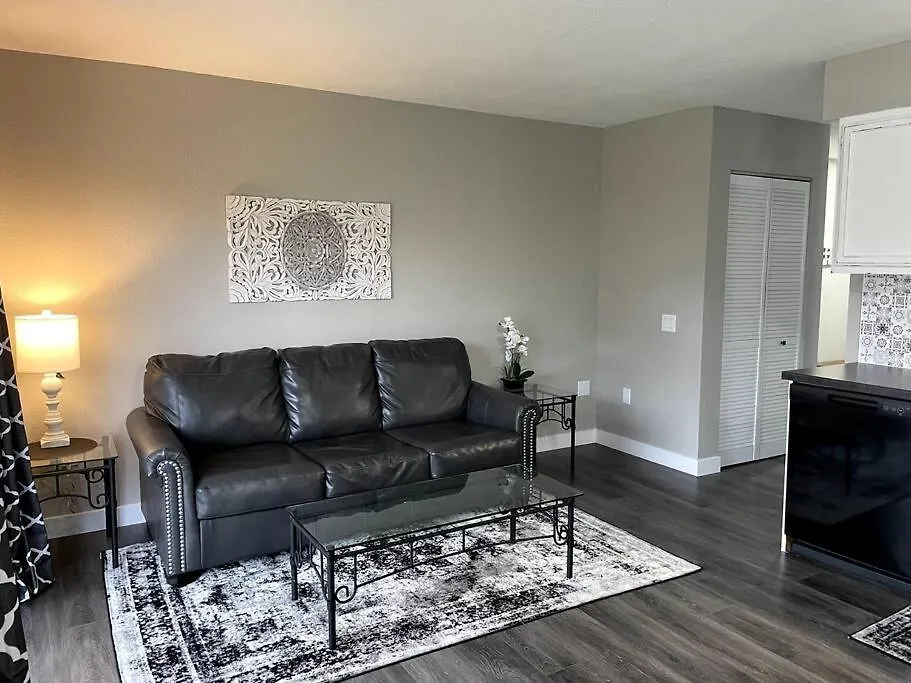 New Remodeled Luxury By The Lake, No Stairs! Casa vacanze