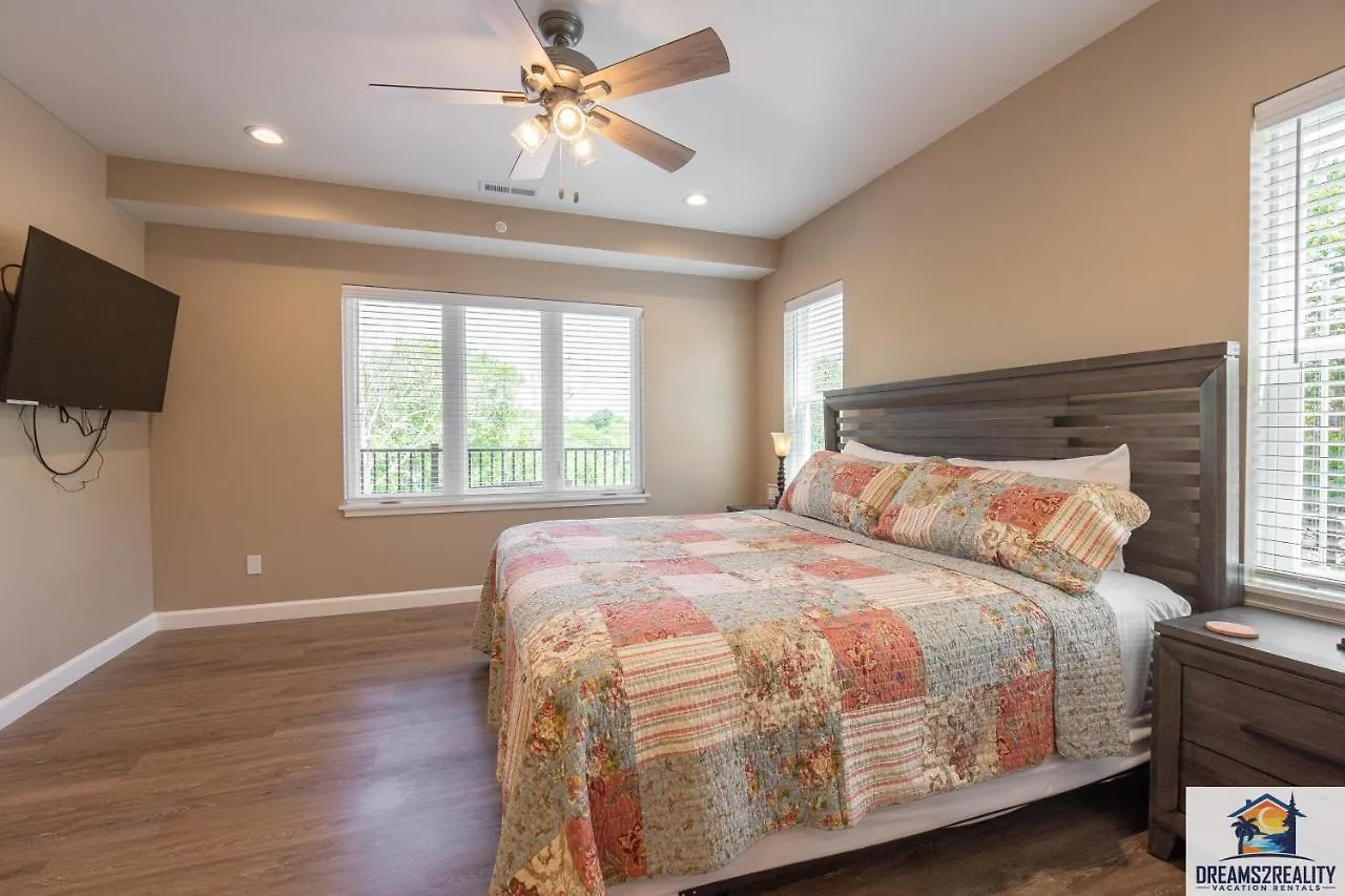 New Build - Walk-in 3br - 2 Pools - Free Tickets Included - Fhg-208 * Branson