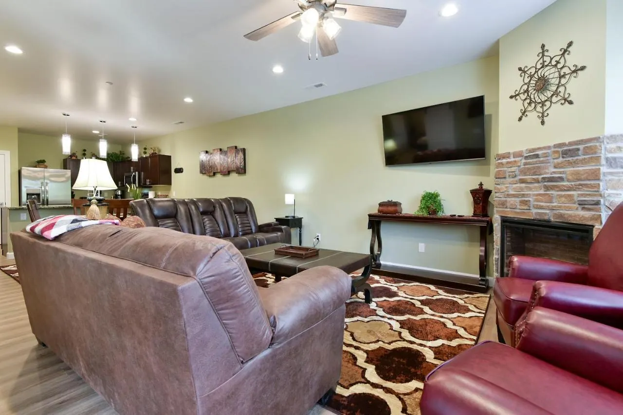 Aparthotel Luxury At Thousand Hills - Heart Of - Beautifully Remodeled - Spacious And Affordable Branson