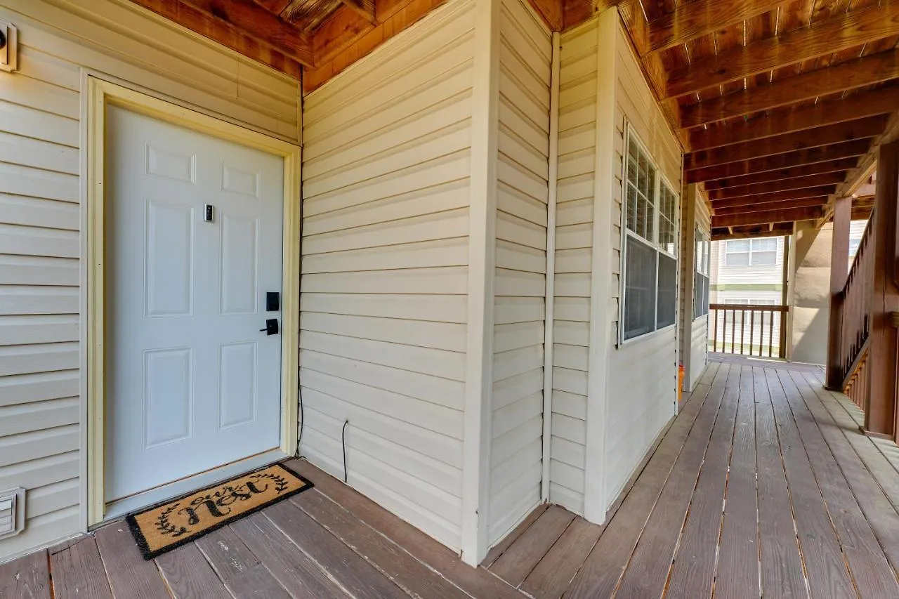 With Lake Access And Amenities! Appartamento Branson