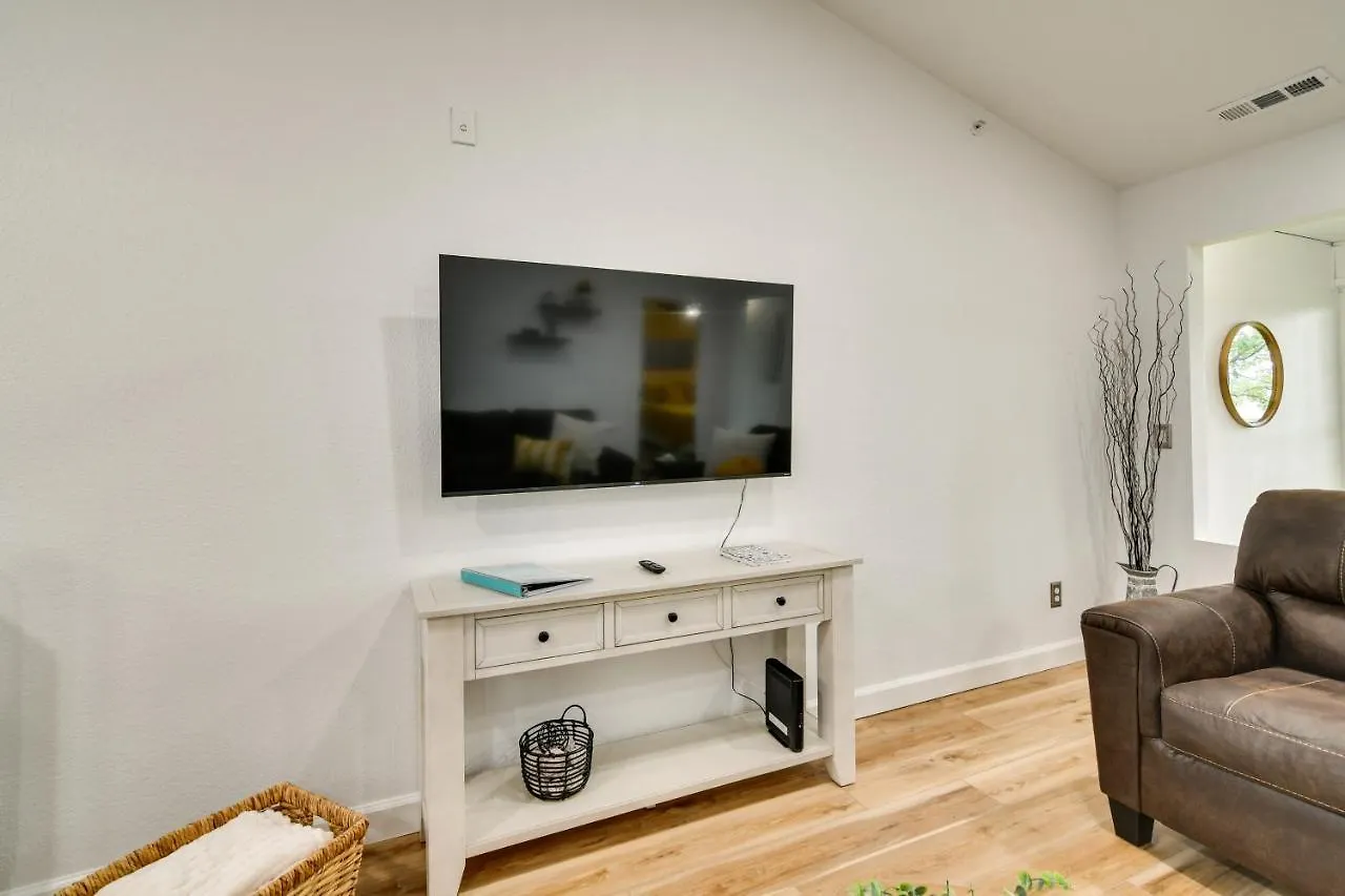 Διαμέρισμα Modern On Thousand Hills Golf Course *