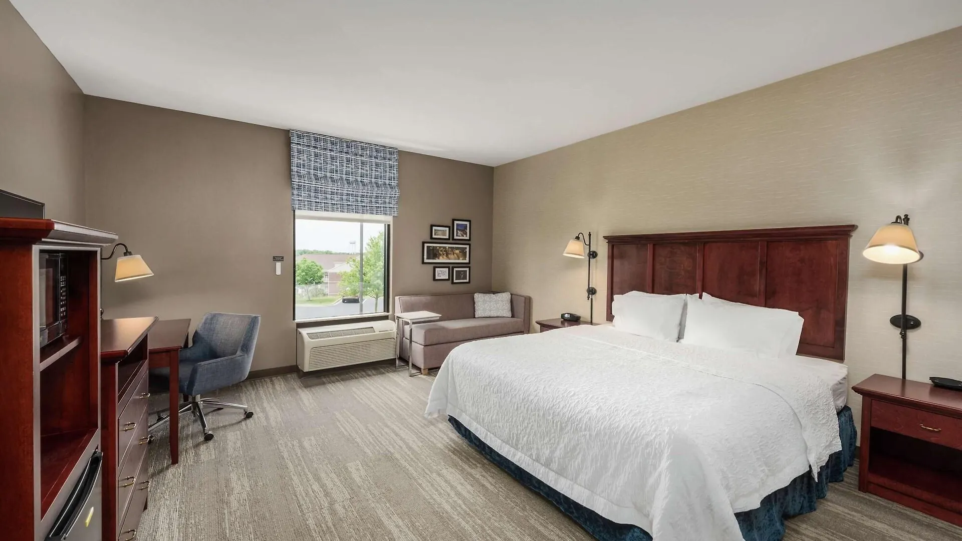 Hampton - Hills Szálloda 3*