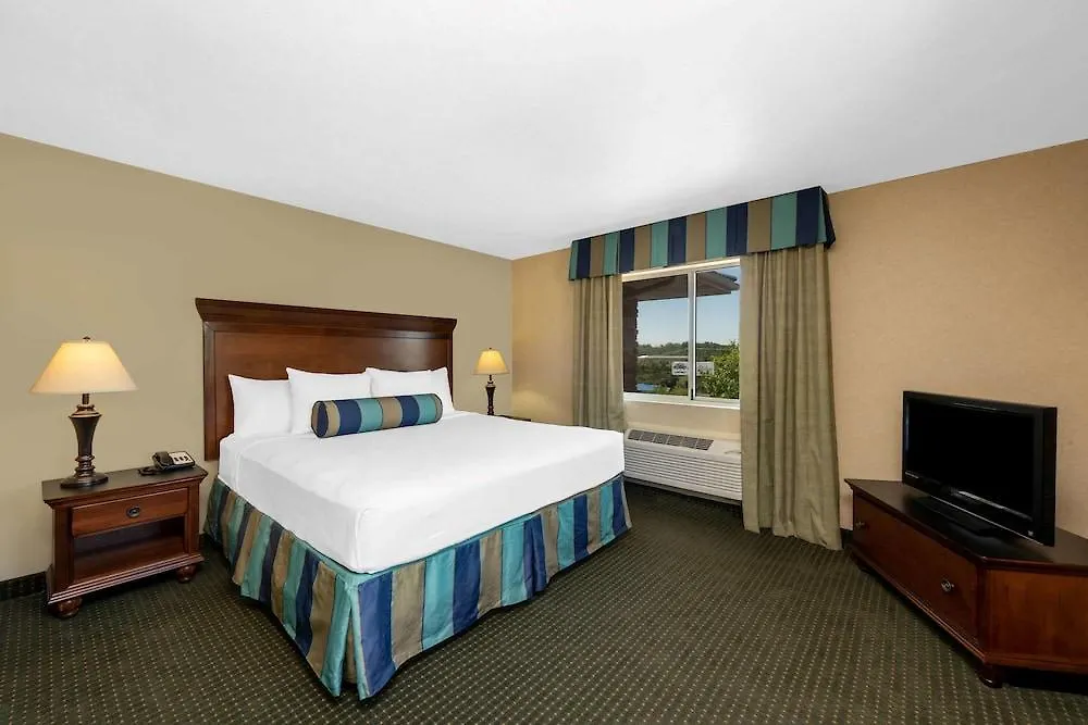 Otel Suburban On The Strip 2*
