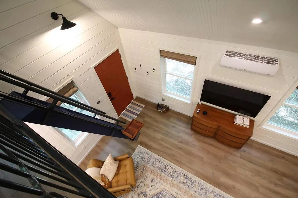 Secluded Treehouse In The Woods - Tree Hugger Hideaway Branson