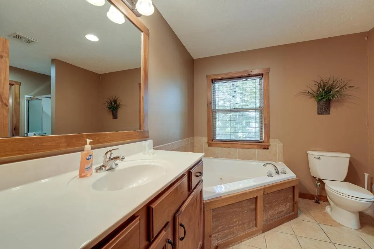 Getaway With Indoor And Outdoor Pool Access! *