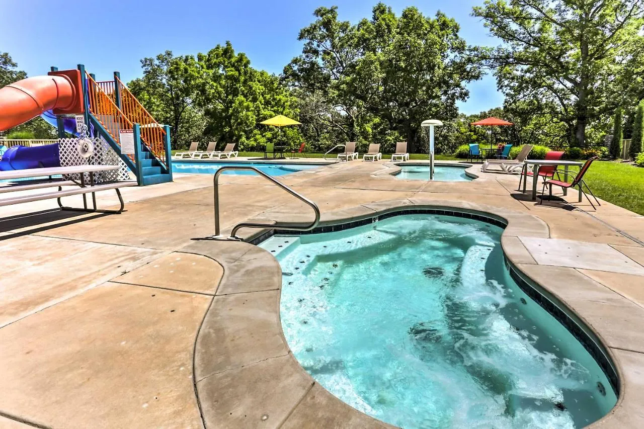 Getaway With Indoor And Outdoor Pool Access! * ブランソン