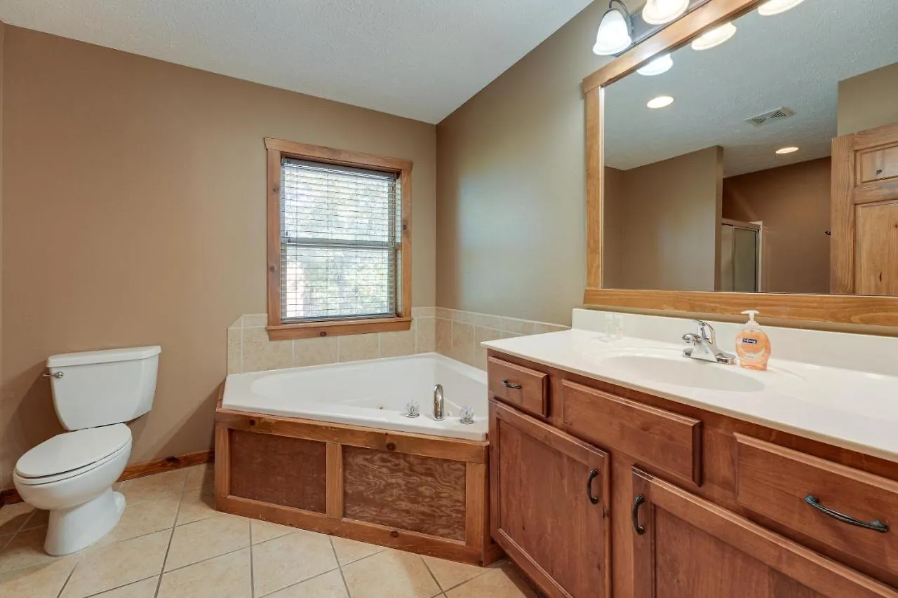 Getaway With Indoor And Outdoor Pool Access! *