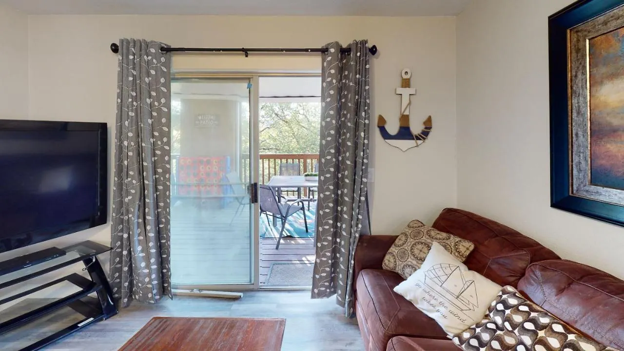 Дом отдыха Beautiful Condo, Steps From Table Rock & Sdc