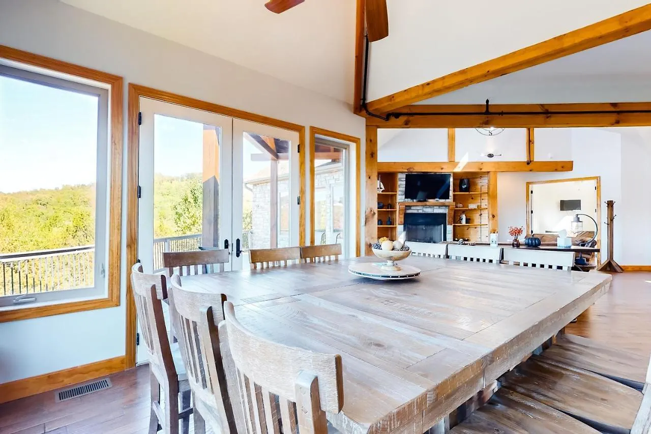 Treetop View Sanctuary * Branson