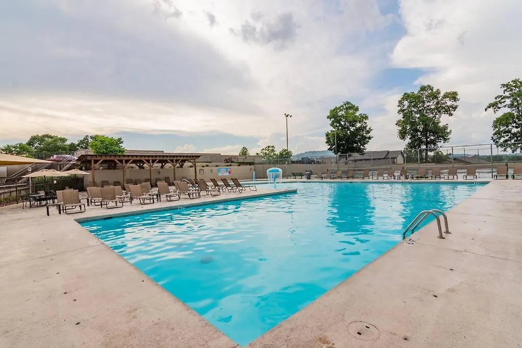 Tranquil 2-bedroom Pointe Royale * Branson