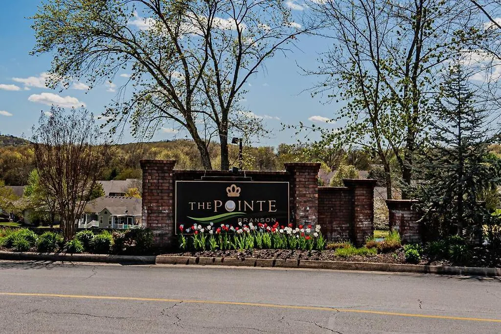Tranquil 2-bedroom Pointe Royale Branson