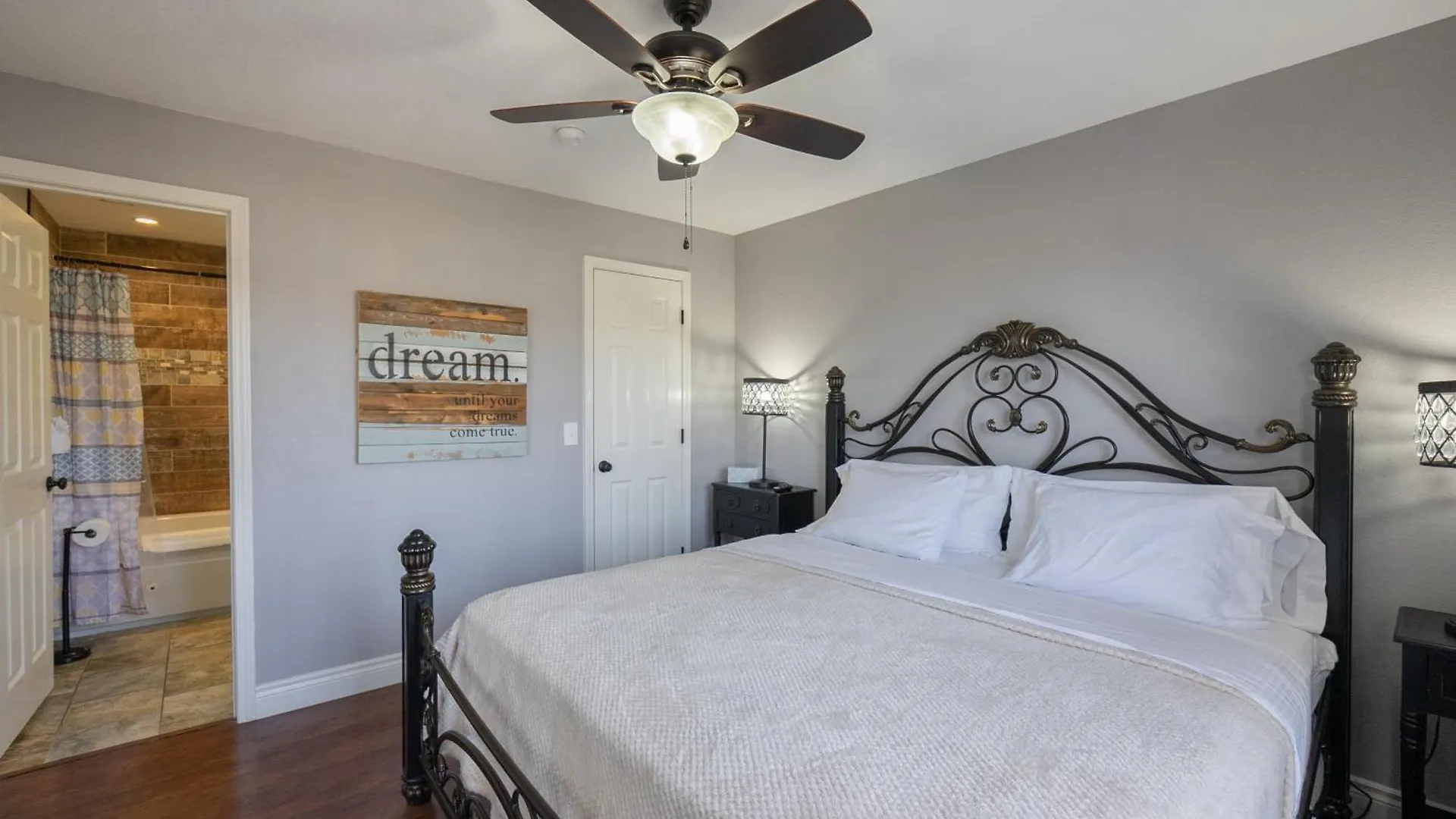 2br Walk-in - Near The 76 Strip - Free Wifi - Pool - Free Tickets Included - Clb-3 *