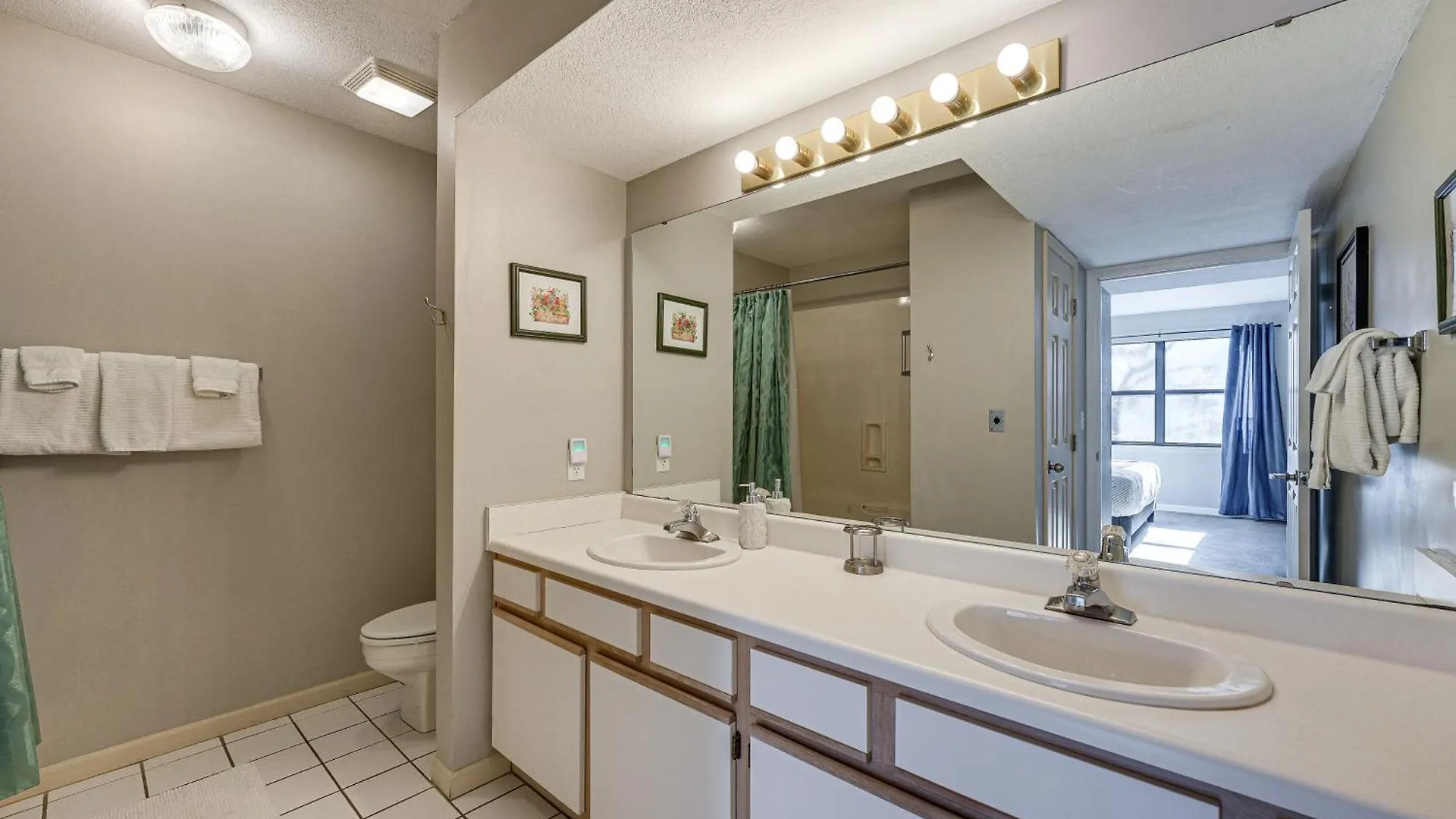 Lakefront Penthouse With Amenities! * Branson