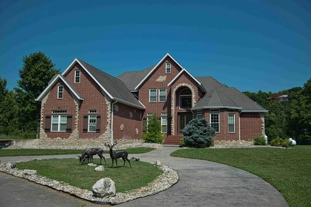 Free Attraction Tickets! Trout Fishing! Private Dock! Large Family Gathering *