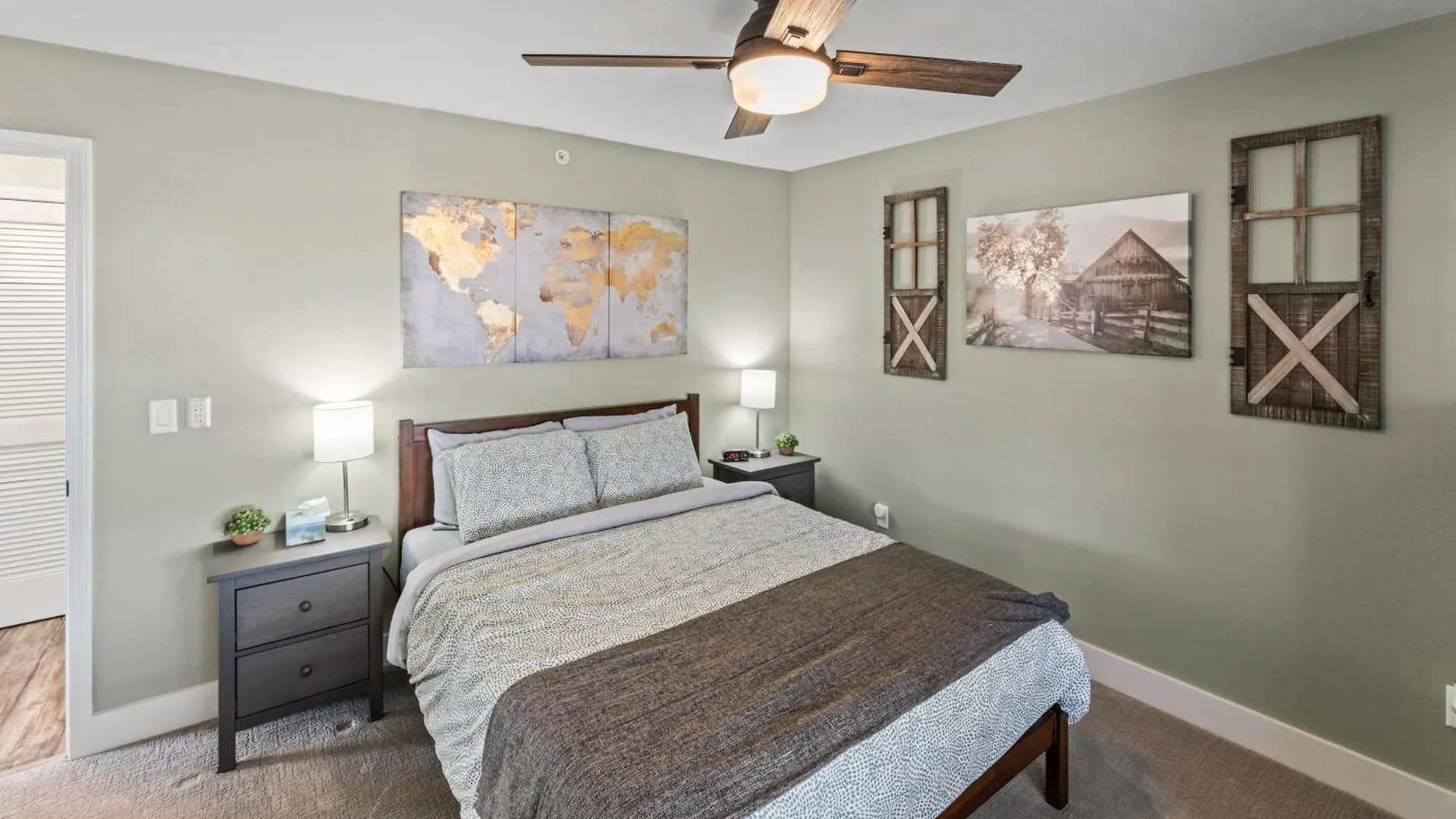 Golf On Site - Walk-in Shower - Jetted Tub - Free Attraction Tickets Included * Branson
