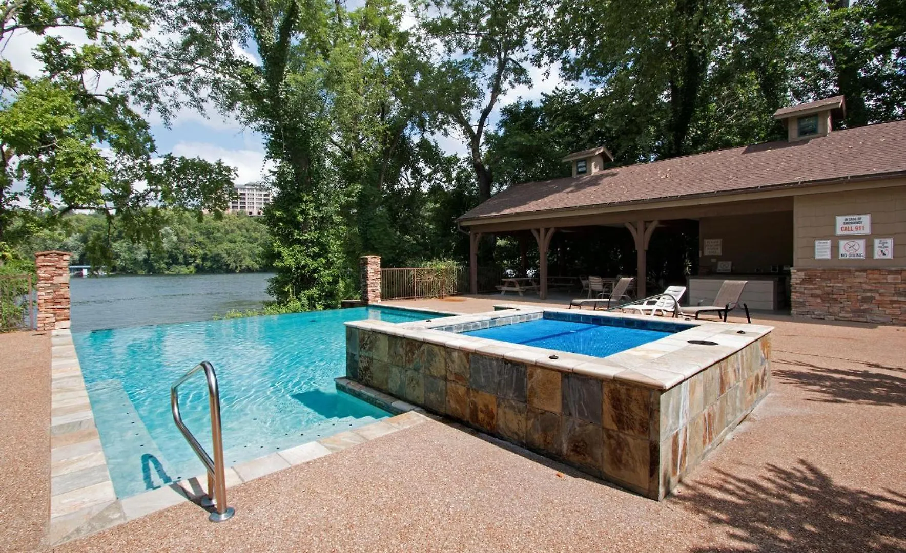 Lakeshore Living Branson