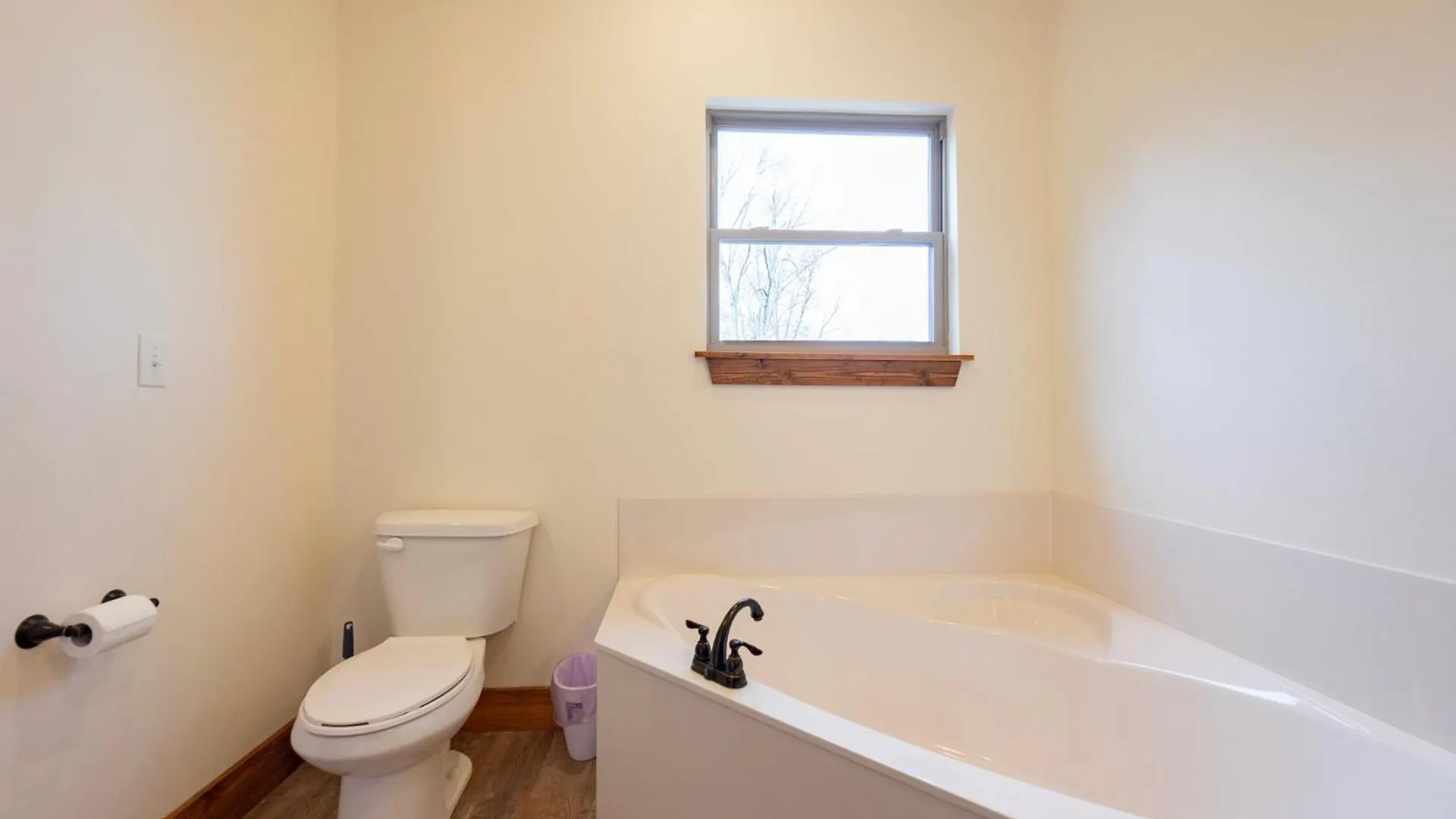 3bd Walk-in Near Silver Dollar - Game - Pool - Free Tickets Included - Rr-93b *