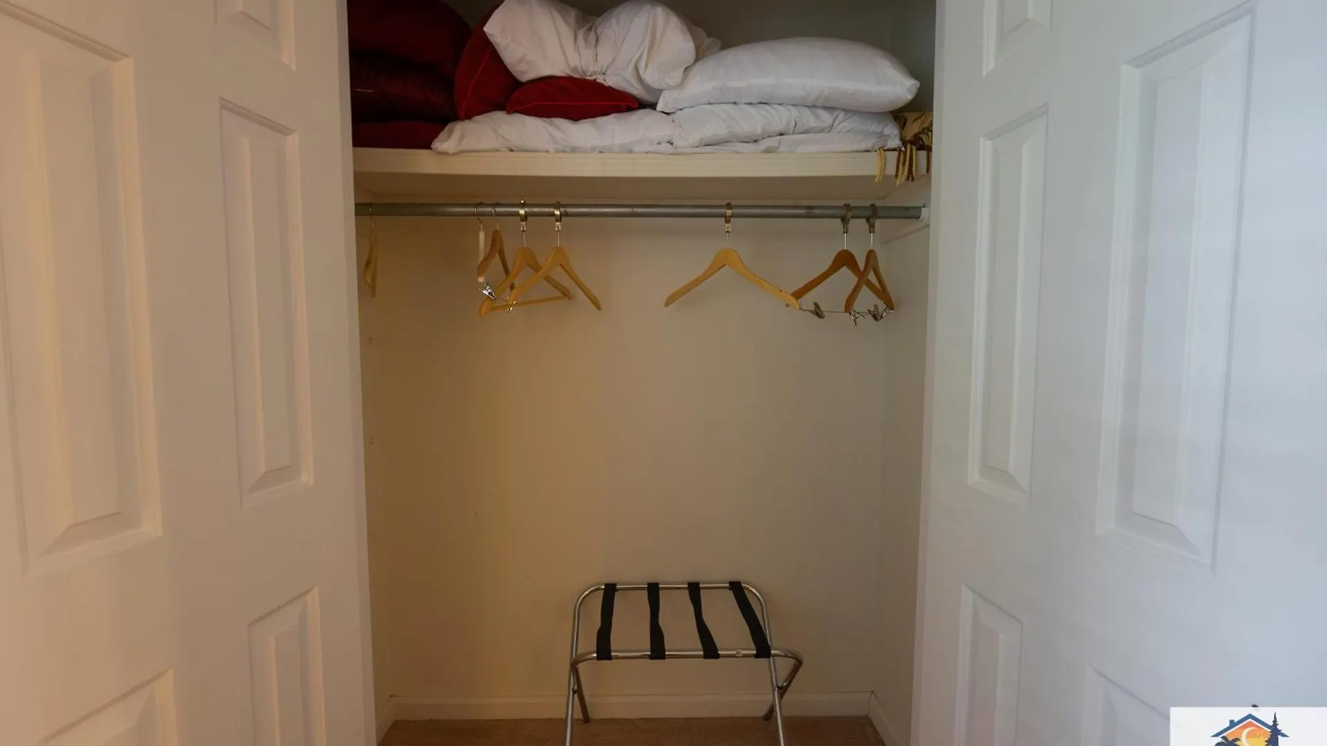 2br - 2 Pools - Close To The Strip - Free Tickets Included - Fha-27