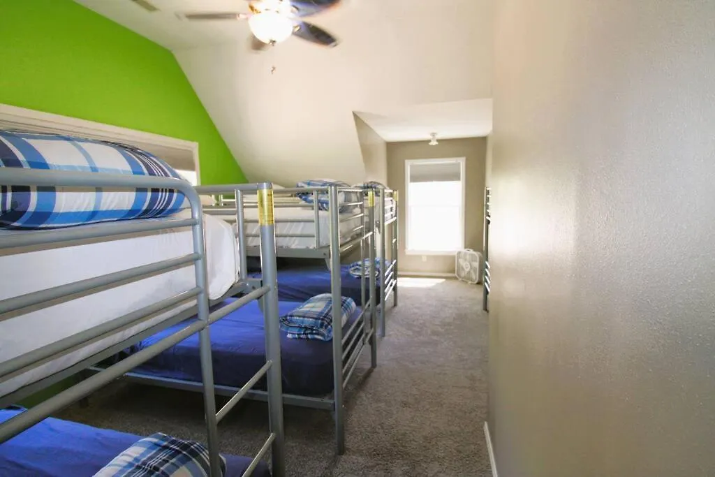 Hummingbird Hideaway * Branson