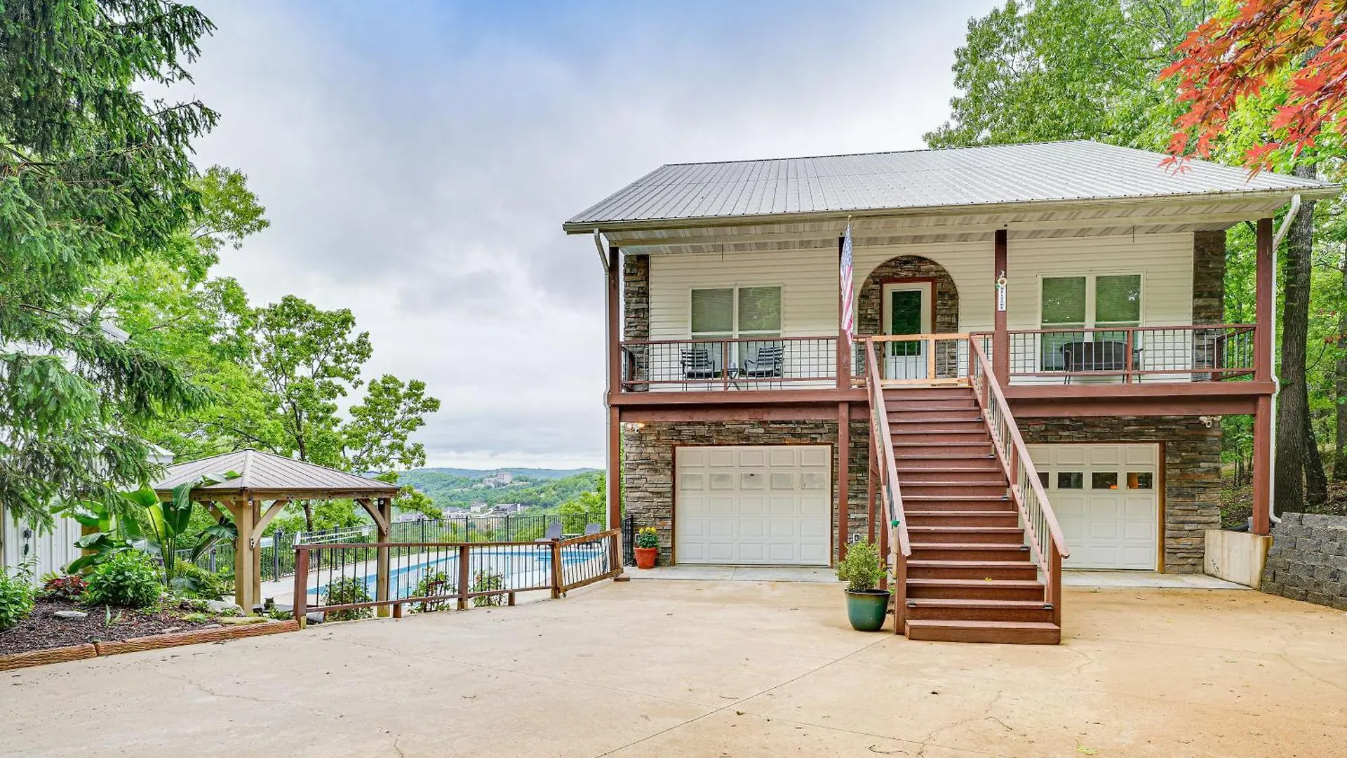Secluded Escape With Pool And Game Room!