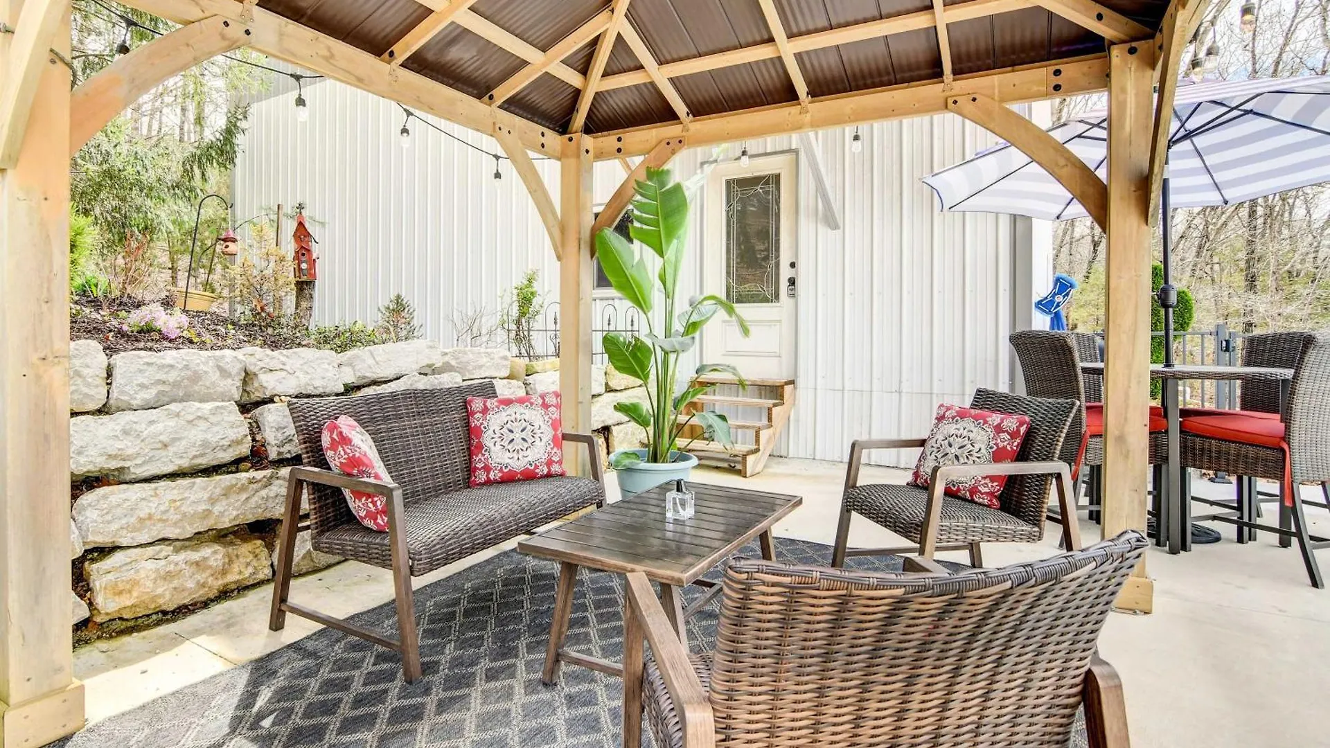 Vakantiehuis Secluded Escape With Pool And Game Room!