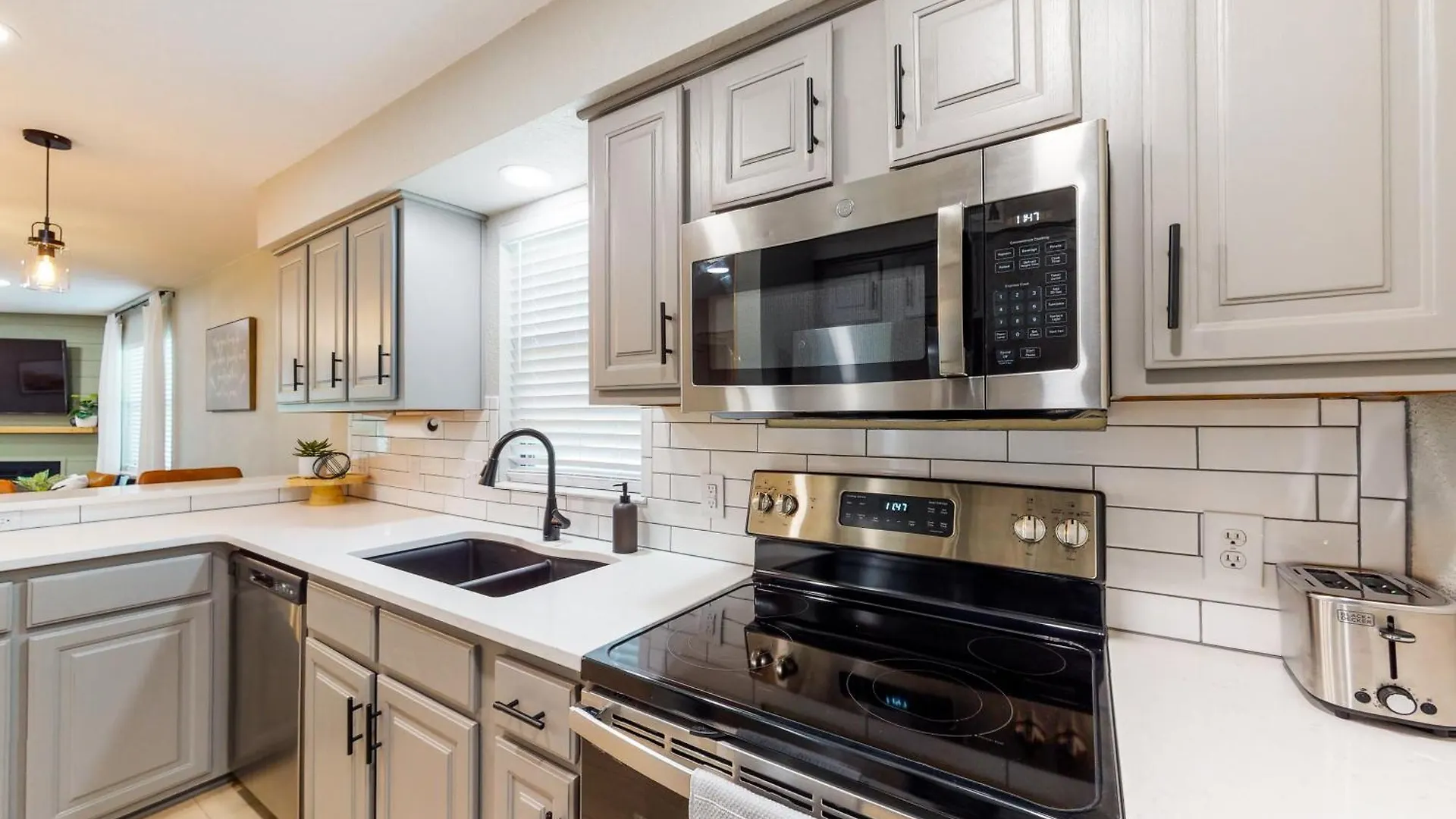 Lofty Retreat & Paradise Pointe Semesterbostad