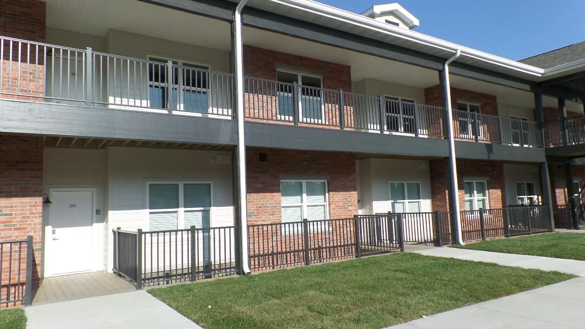 Luxury At Thousand Hills - Heart Of - Beautifully Remodeled - Spacious And Affordable