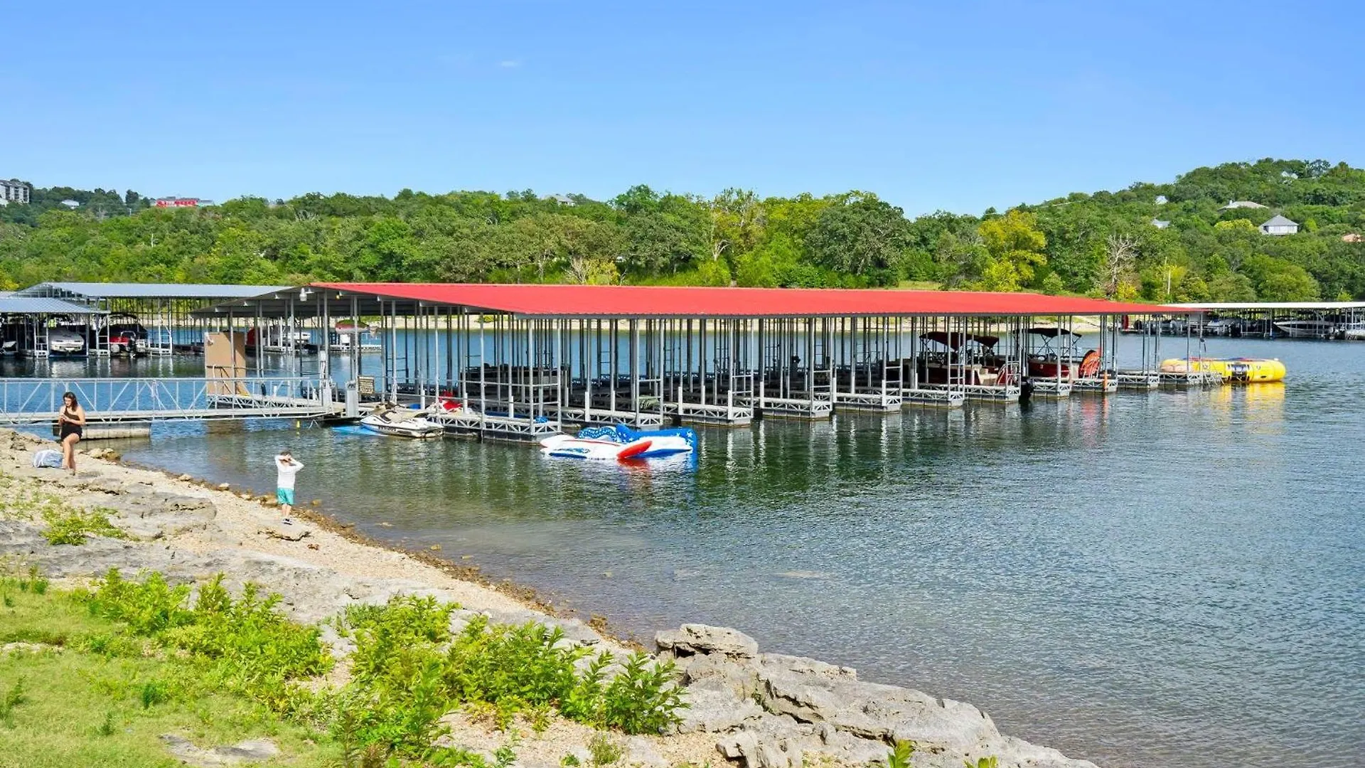 Reeled Lakefront * Branson