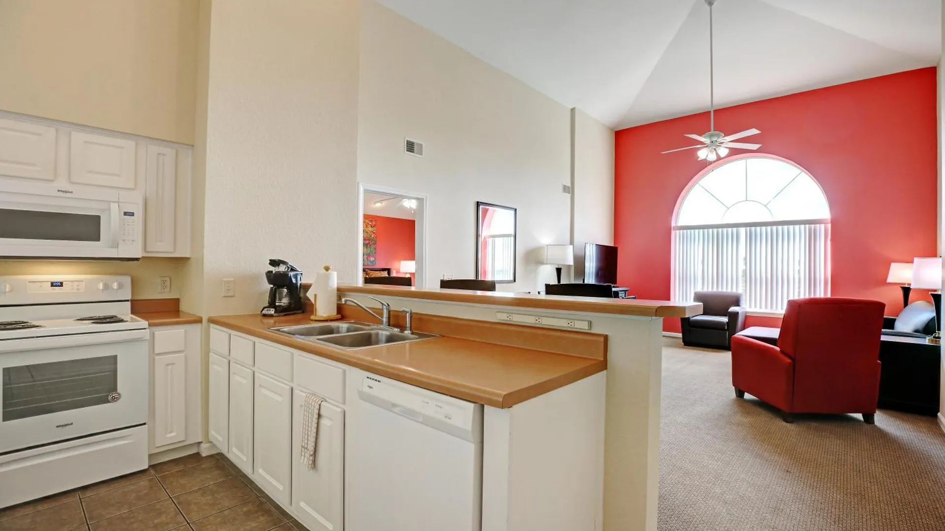 Grand Crowne Hotel
