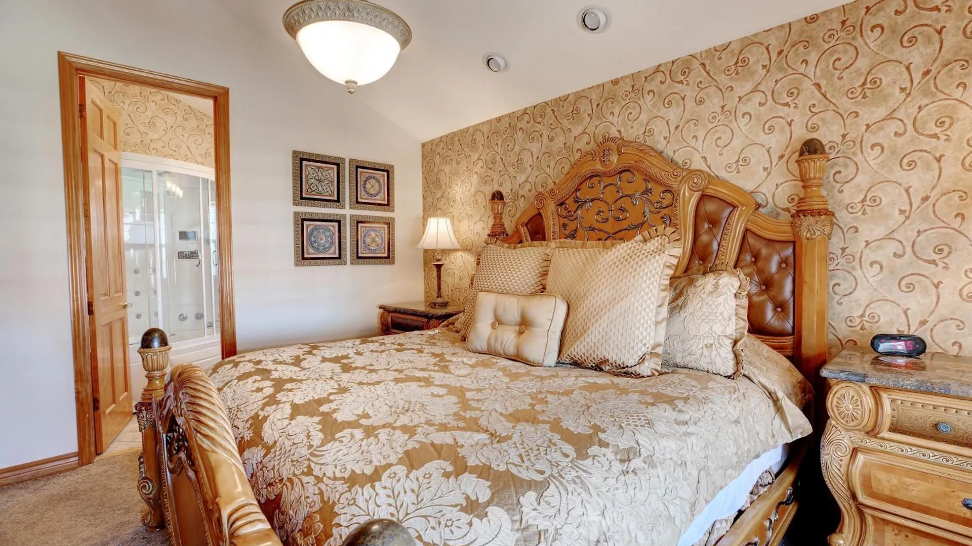 Grand Crowne Hotel Branson