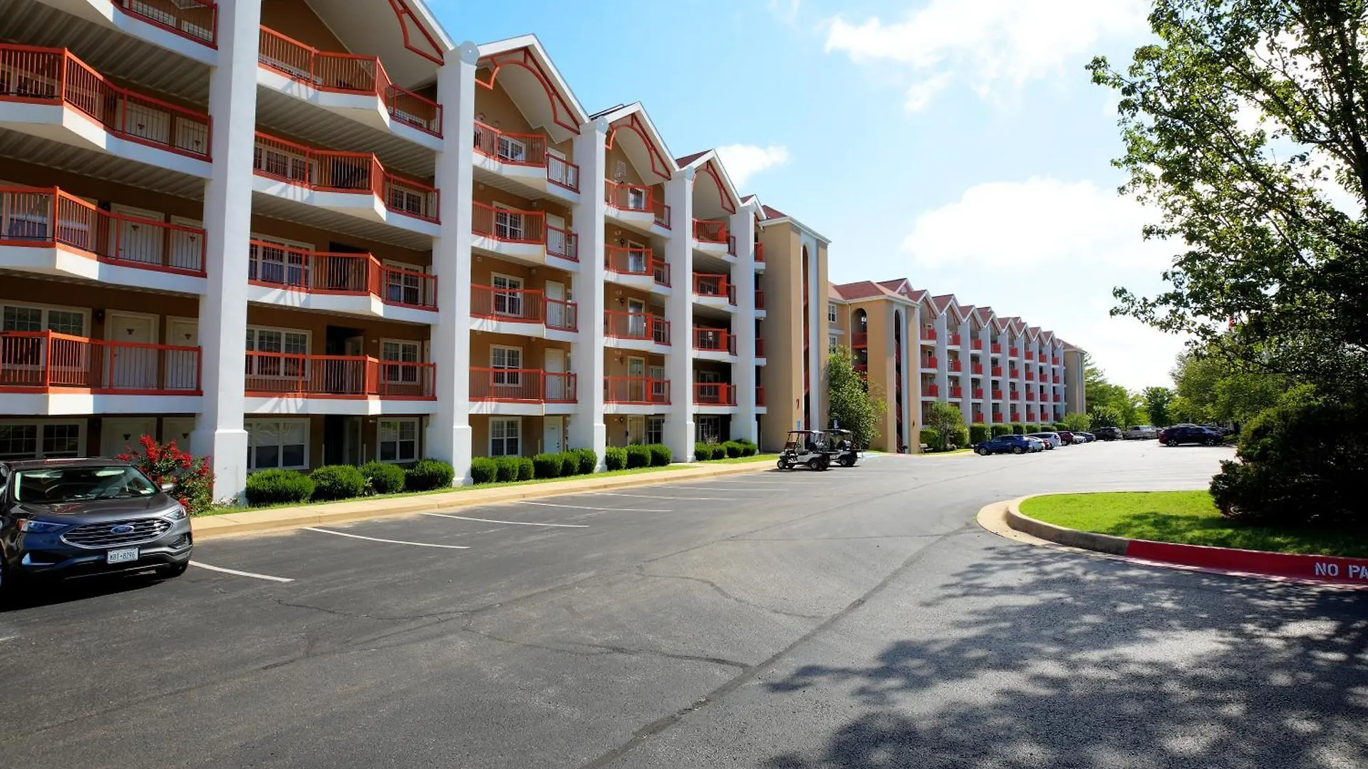 Grand Crowne