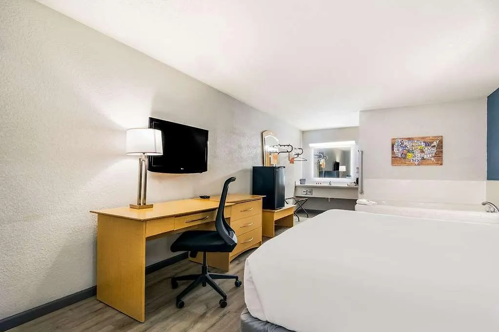 Hotel Econo Theater District Branson
