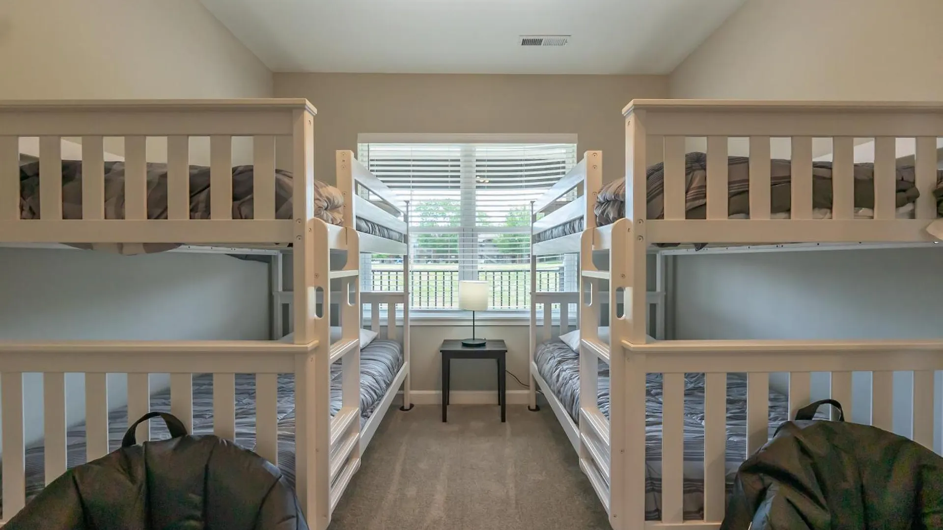 Dreams2reality New Build! Luxury 3br/3ba ~ Vaulted Ceilings ~ Amenities ~ Free Tickets Included Apartment