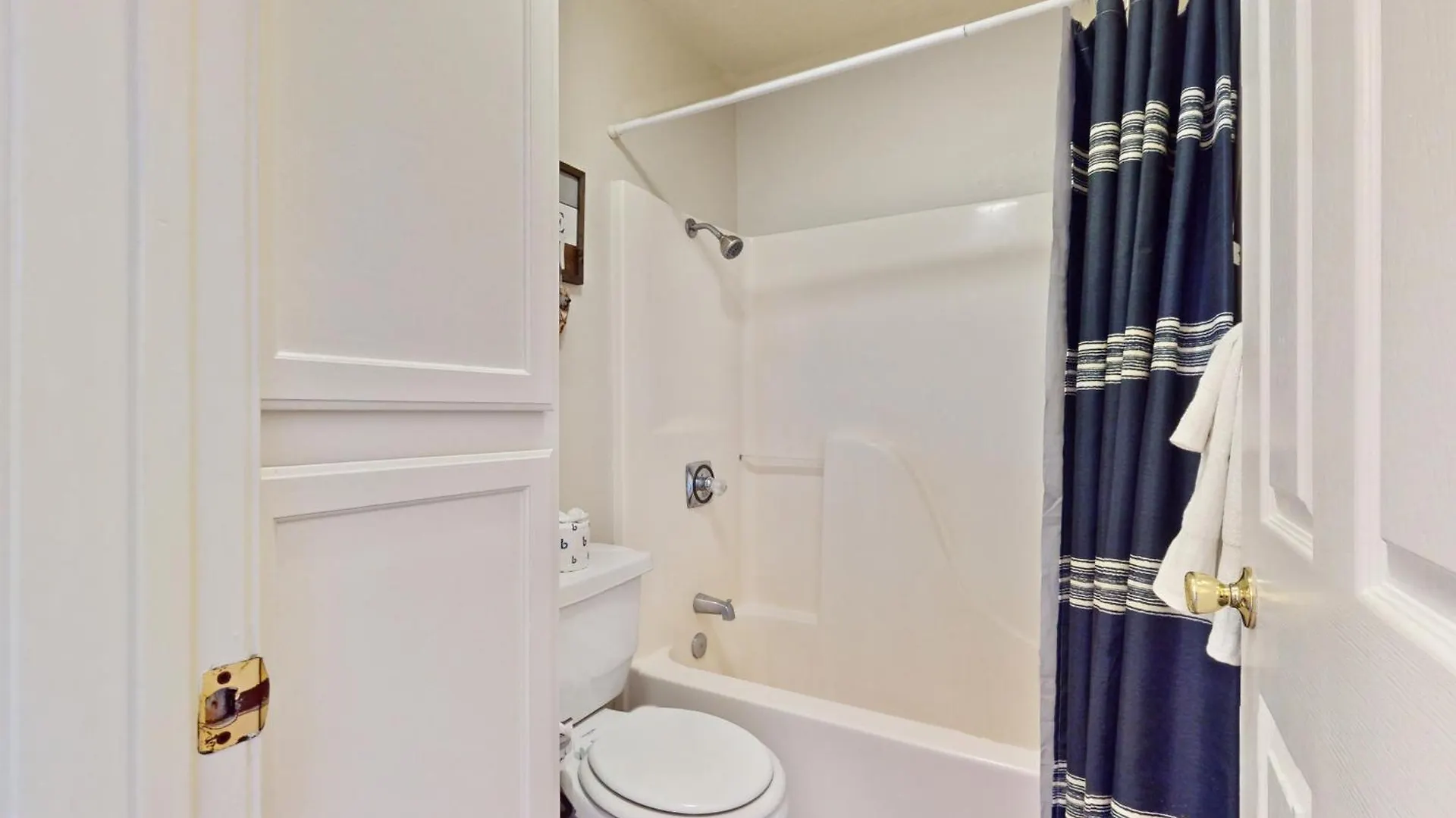 Fall Creek 520-8 Apartment