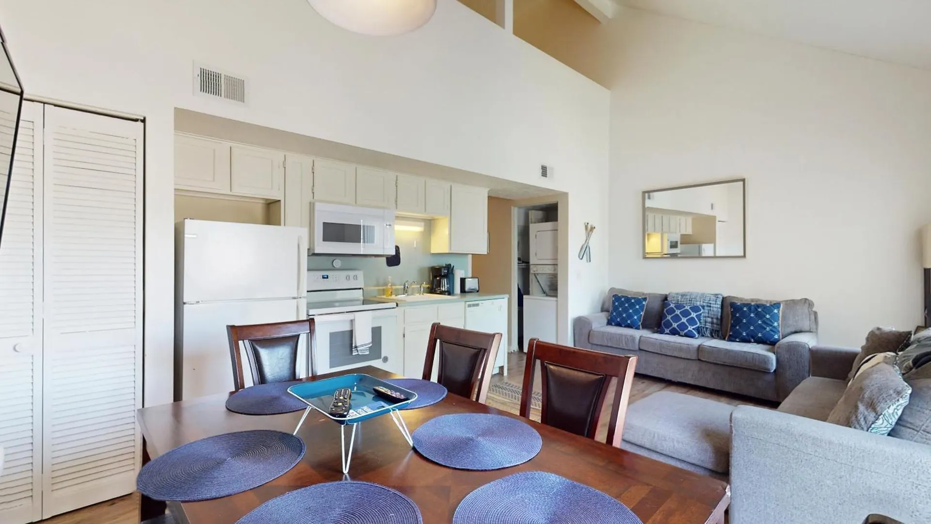 Apartment Fall Creek 520-8