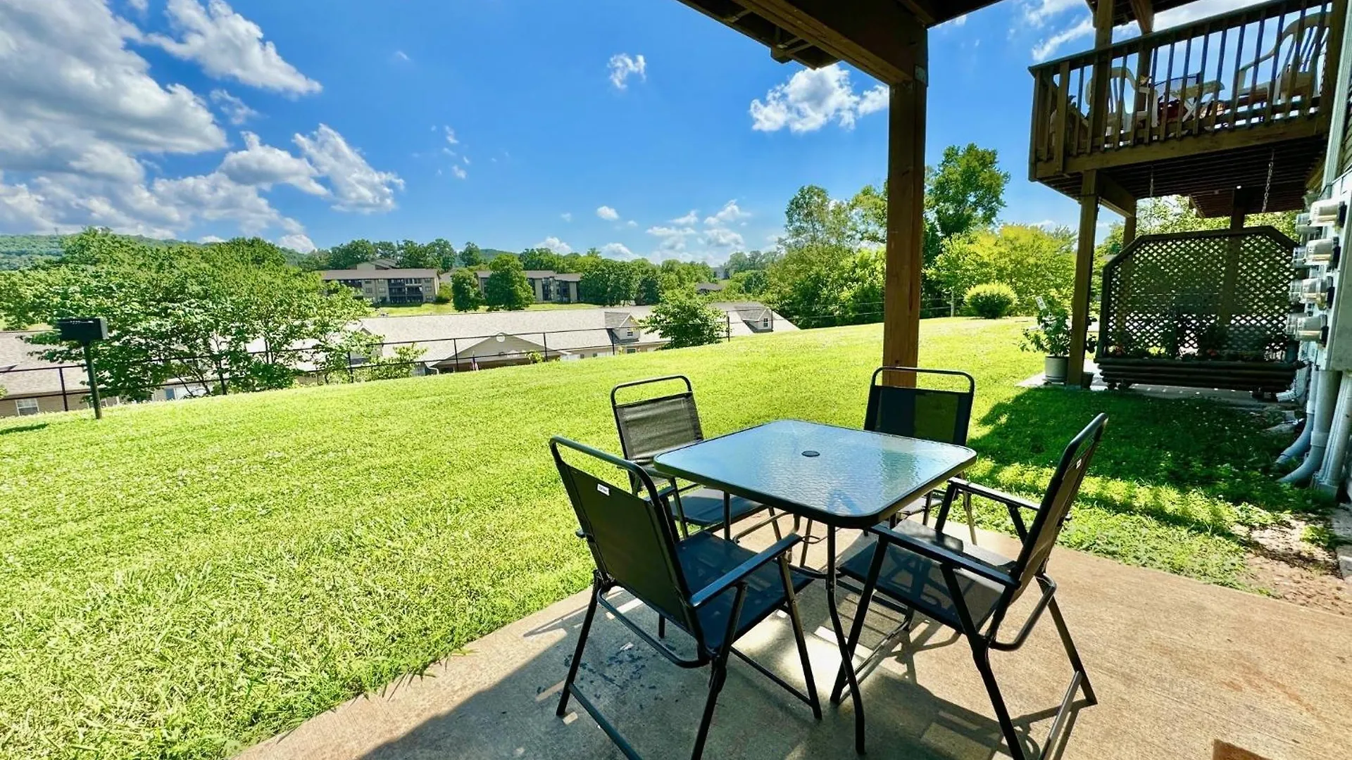 Rolling Hills Retreat