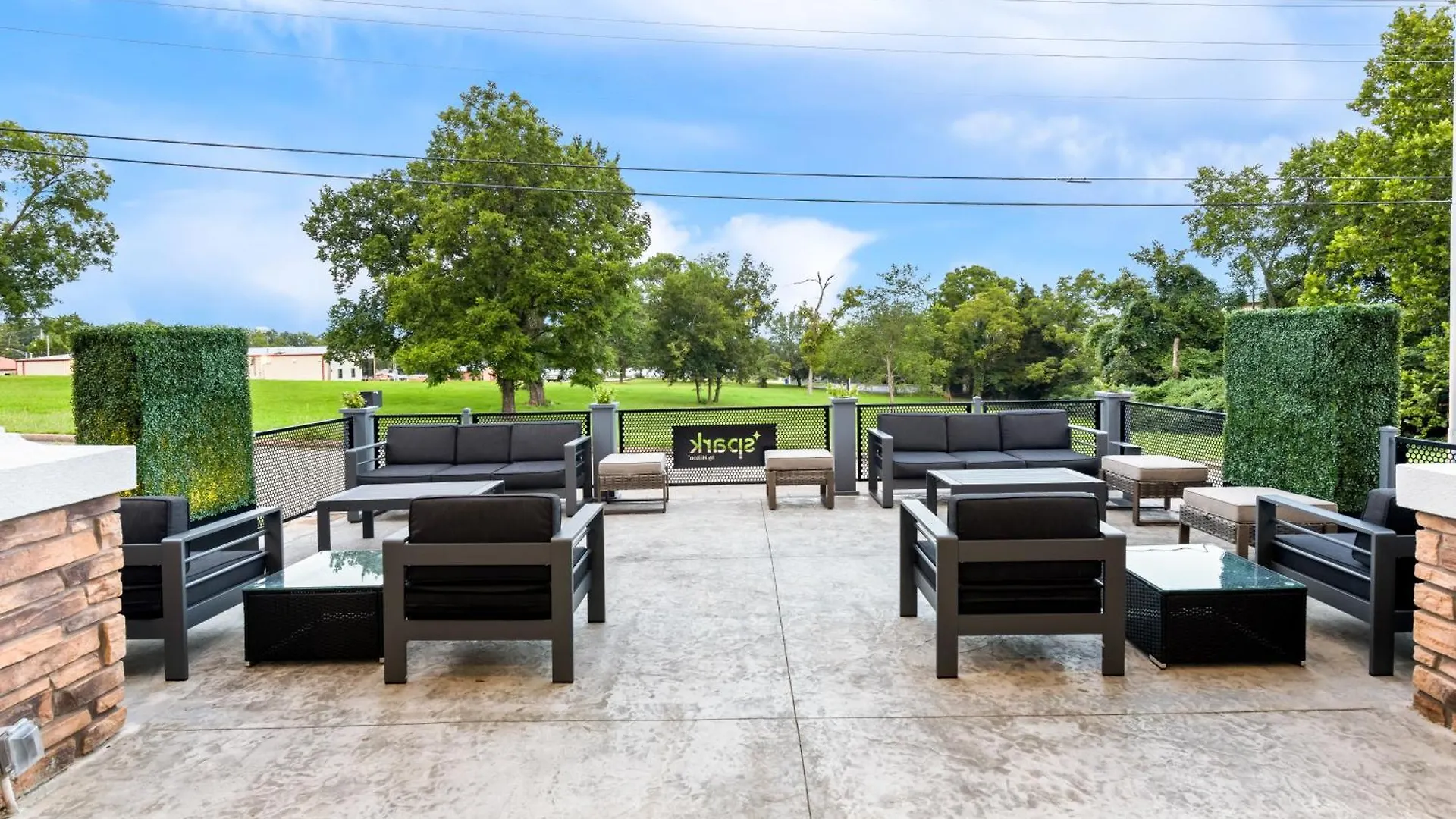 Spark By Hilton Meadows Hotell 3*