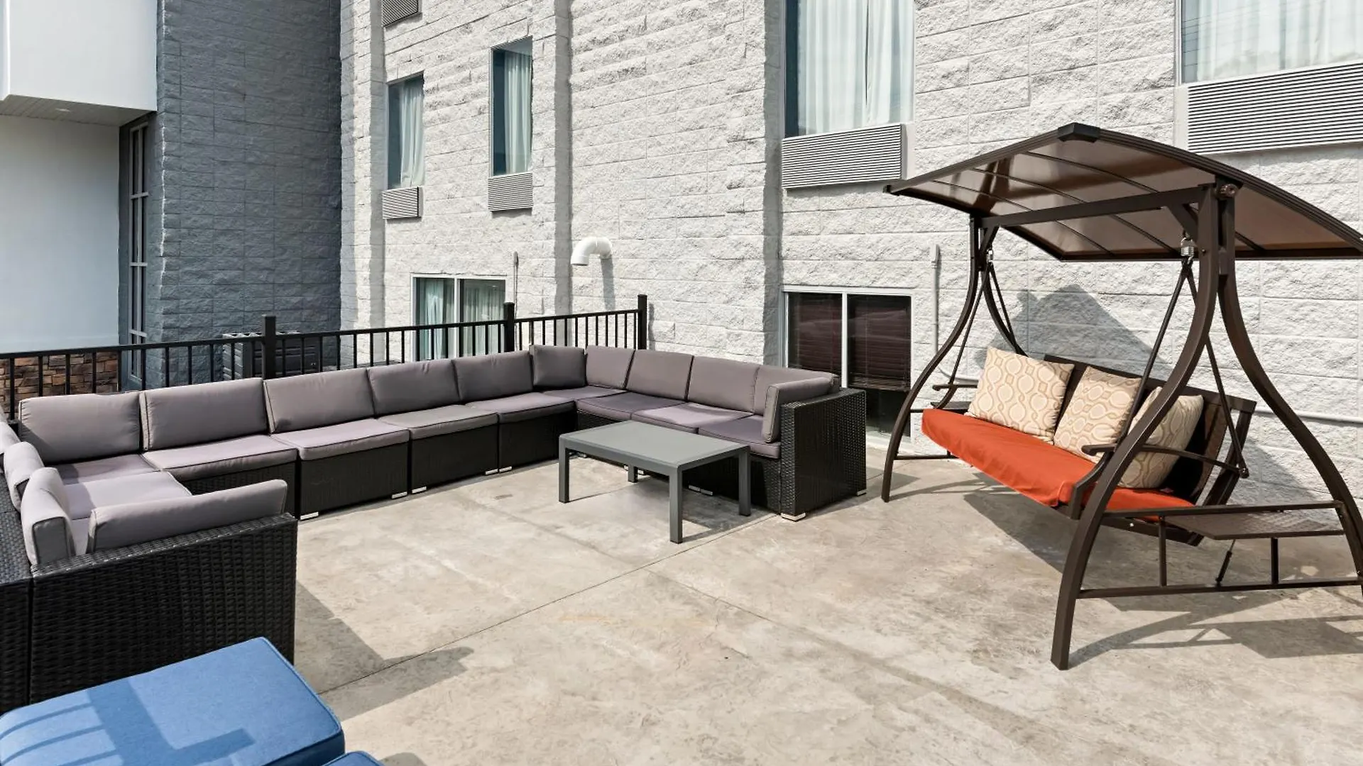 Hotell Spark By Hilton Meadows 3*