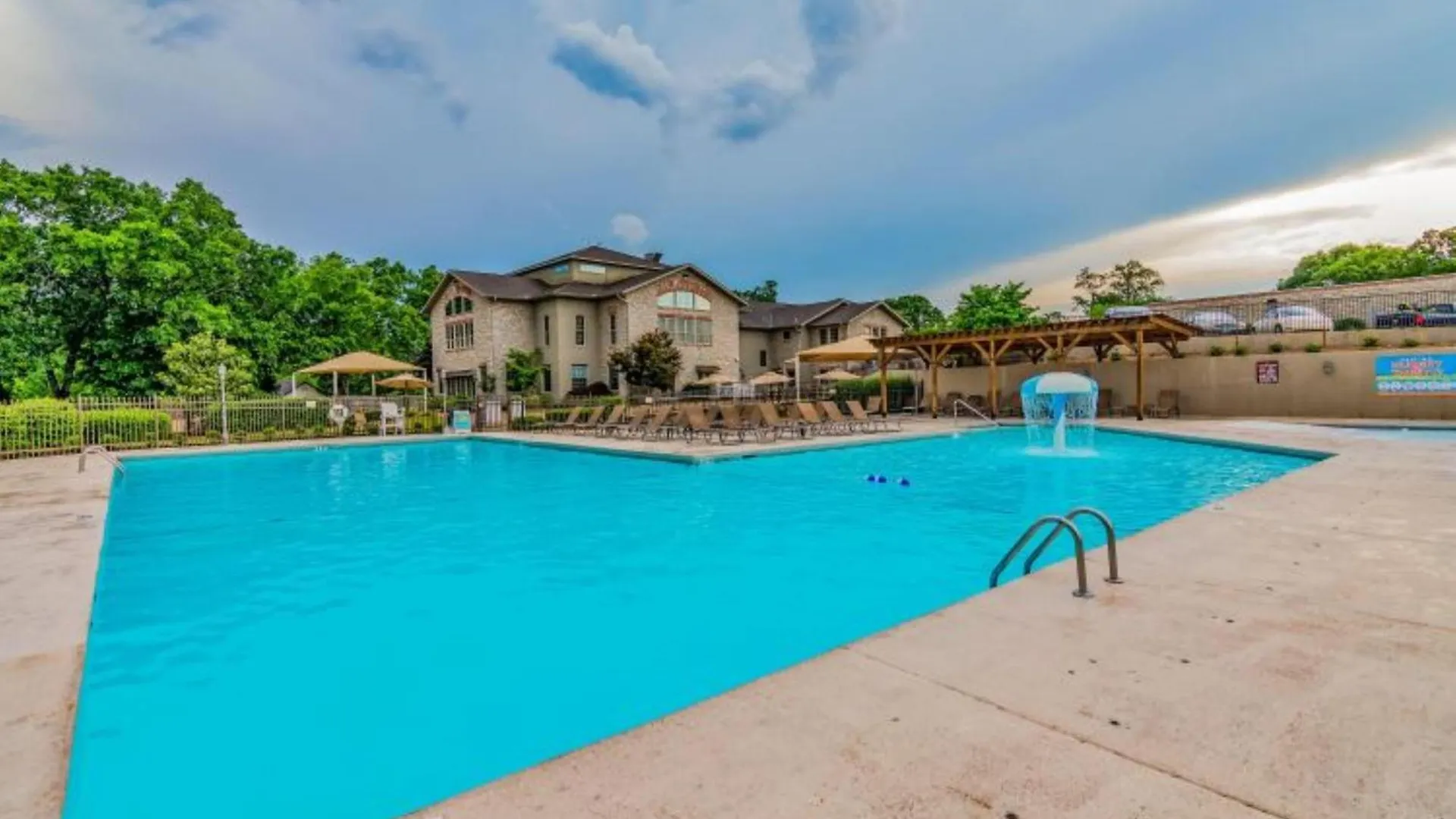 The Roost Royale-no Stairs Indoor Pool Hot Tub Branson
