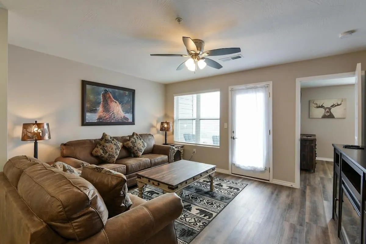 Mystic Cove - Pool - Perfect Location Holiday home Branson