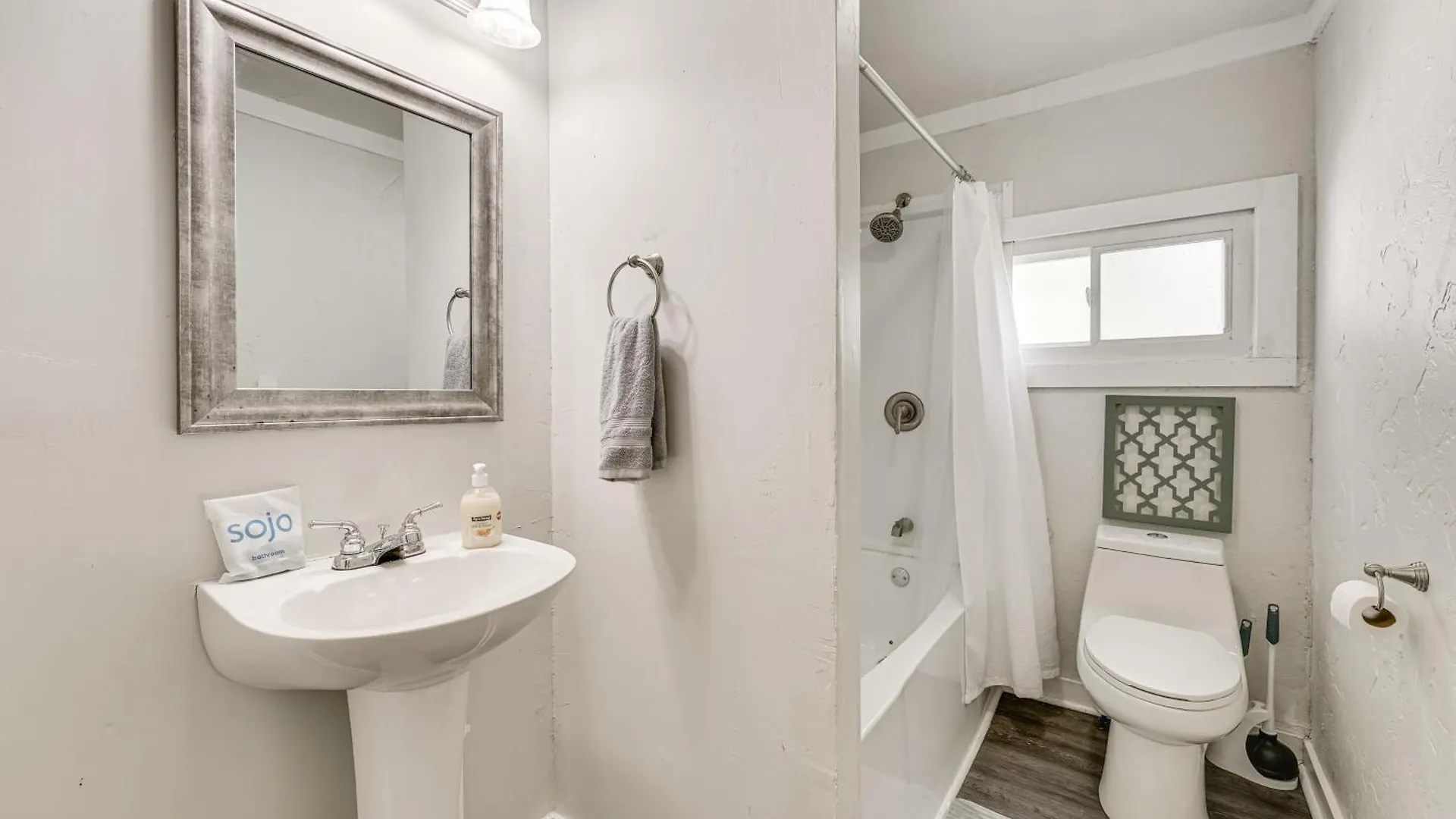 Walk To Dtwn Pet-friendly Home! Feriehus *