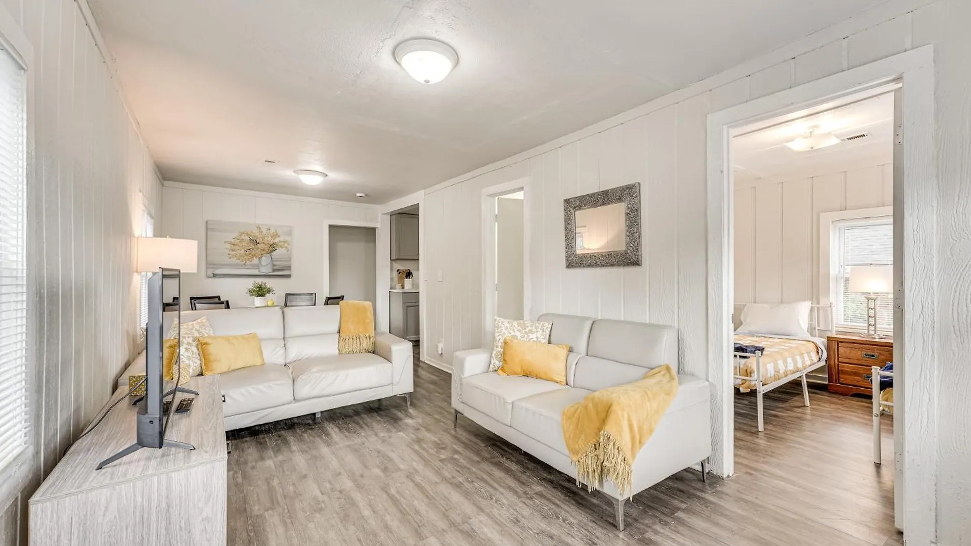 Feriehus Walk To Dtwn Pet-friendly Home! *