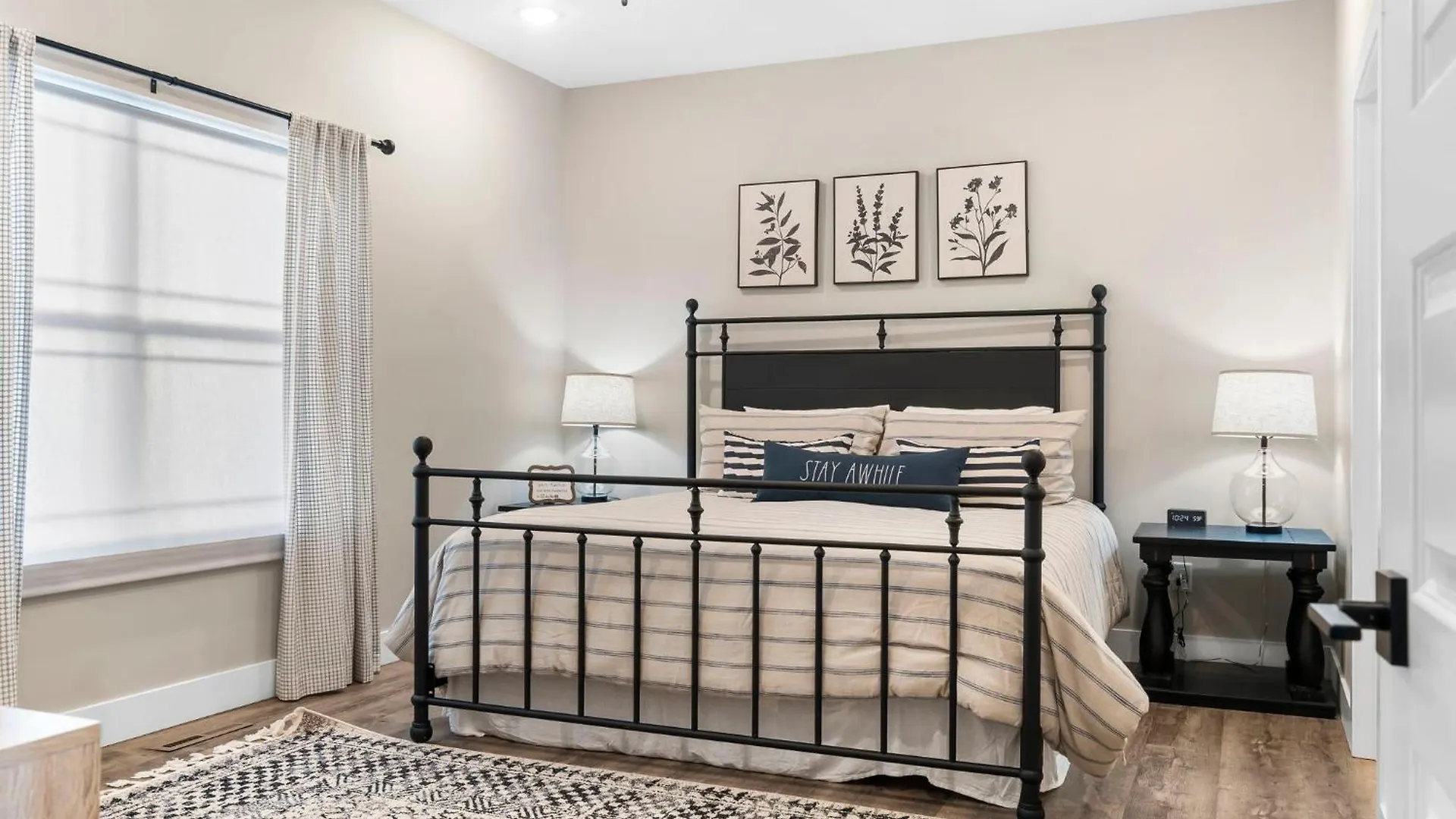 Huge Lakeview Getaway W/ Fun Arcades, Ping Pong Free Silver Dollar Tickets Community Amenities!