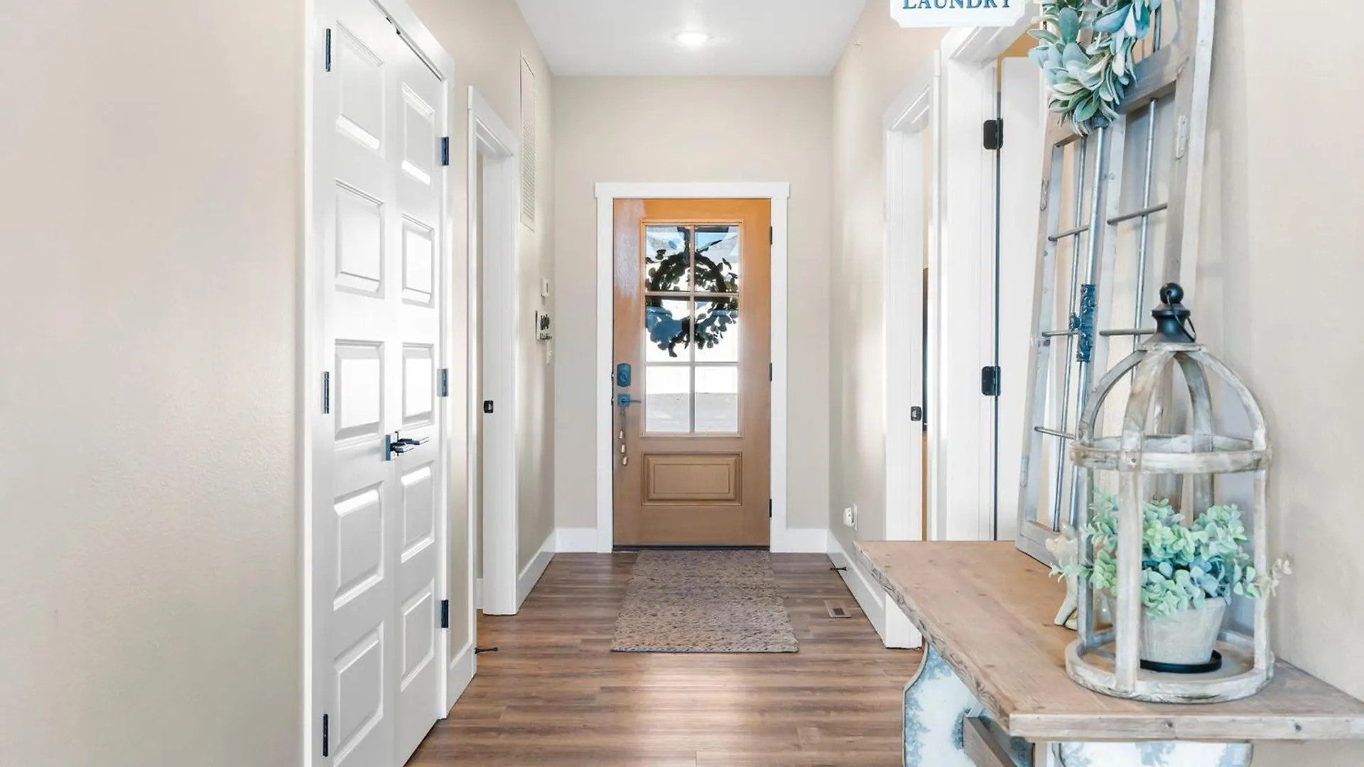 Huge Lakeview Getaway W/ Fun Arcades, Ping Pong Free Silver Dollar Tickets Community Amenities! *