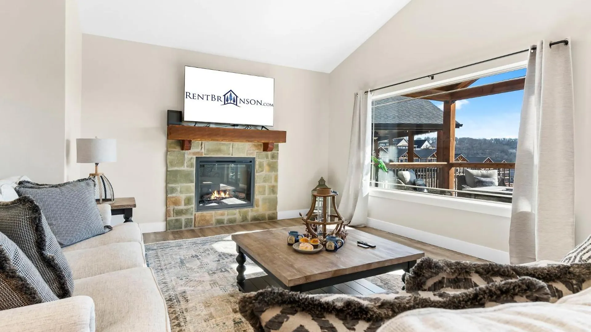 Huge Lakeview Getaway W/ Fun Arcades, Ping Pong Free Silver Dollar Tickets Community Amenities! *