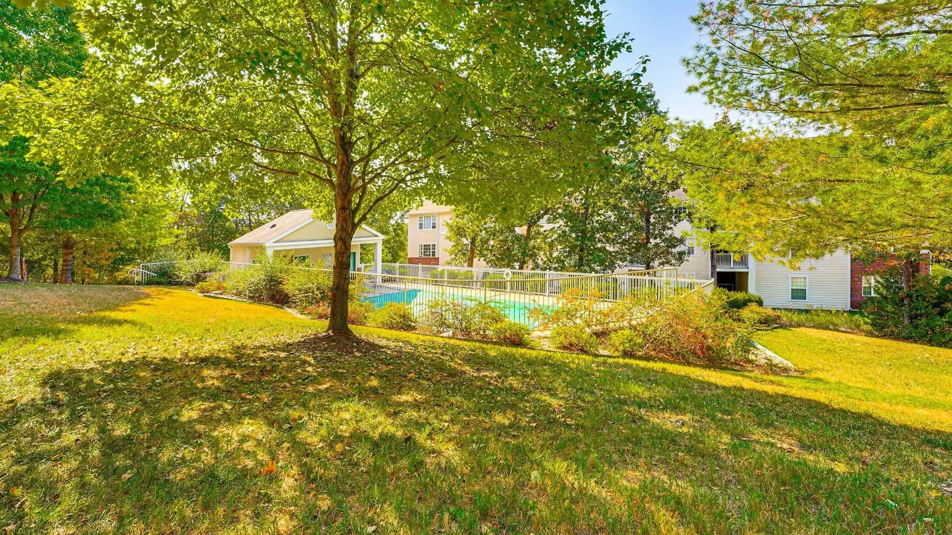 Quiet With Patio 3 Mi To Dtwn Branson! Branson