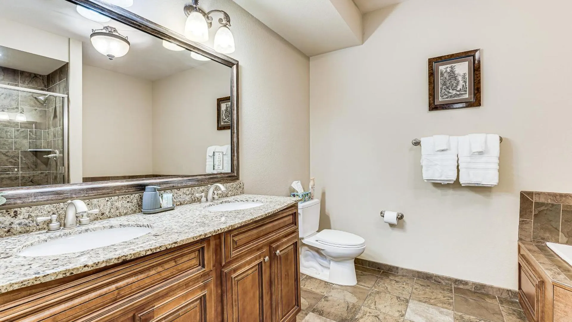 Quiet With Patio 3 Mi To Dtwn Branson! *