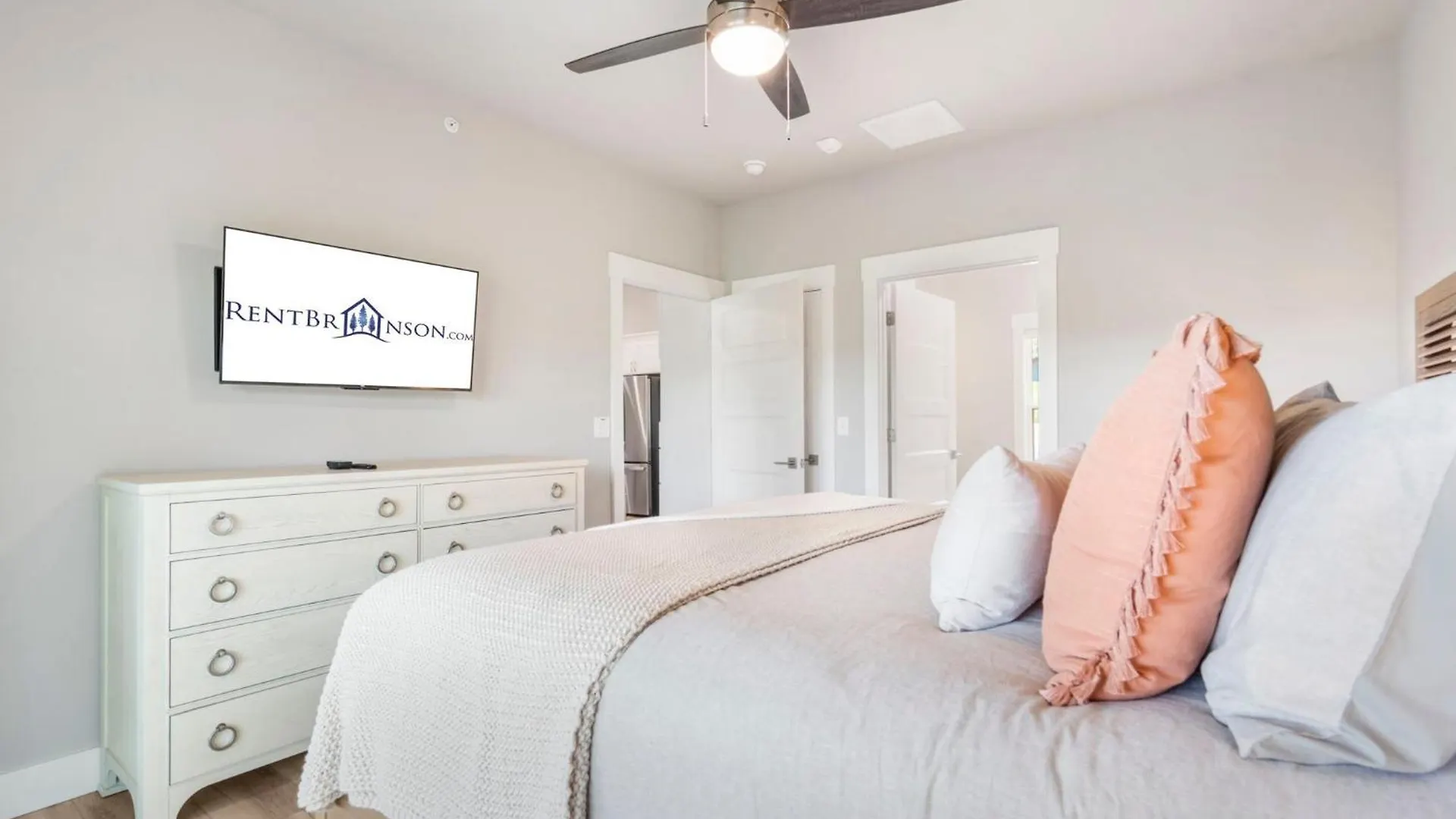 Private Hot Tub, New In Trophy Run, Cmty Outdoor Pool, Free Daily Tickets To Local Attractions! * Branson